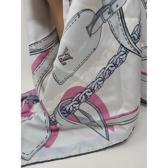 Louis Vuitton Grey multicolor LV Monogram Silk Square Scarf - Picture 10 of 10